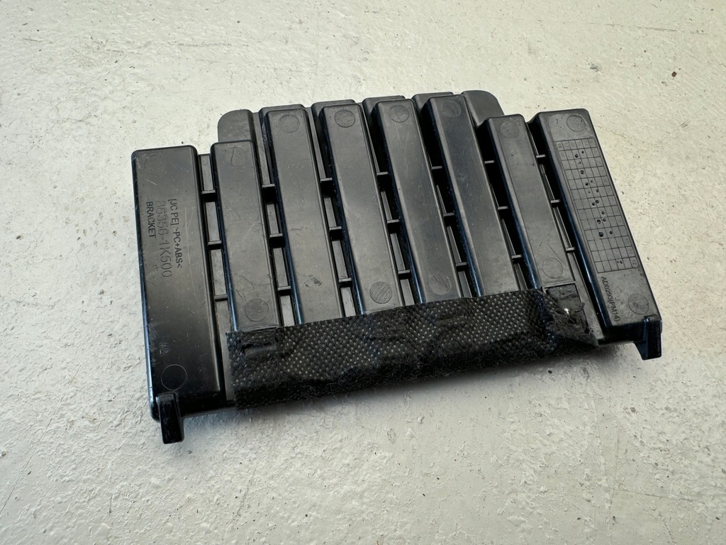 фото №1, Hyundai ix-20 ix20 10-19r заглушка решётка решетка перед 86356-1k500