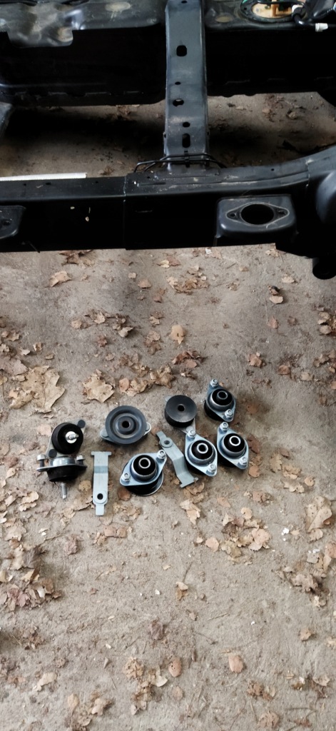 фото №1, Jeep wrangler jl 2018- 24 подушка рамы