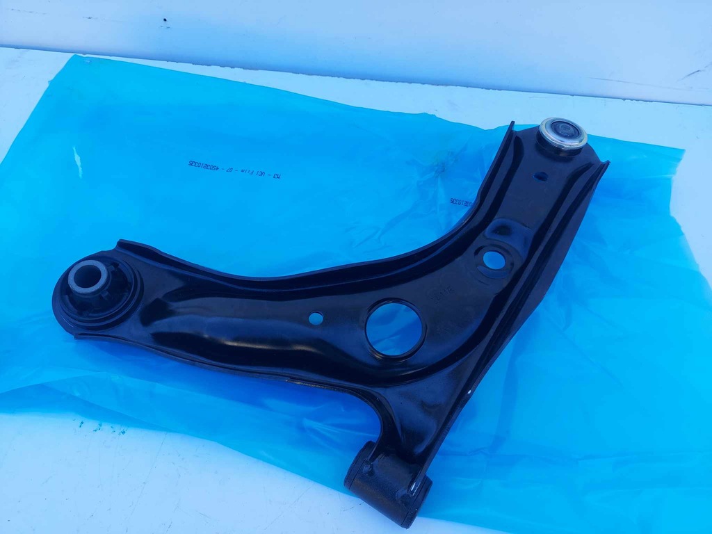 фото №5, Toyota aygo ii рычаг правый перед новый оригинальный номер