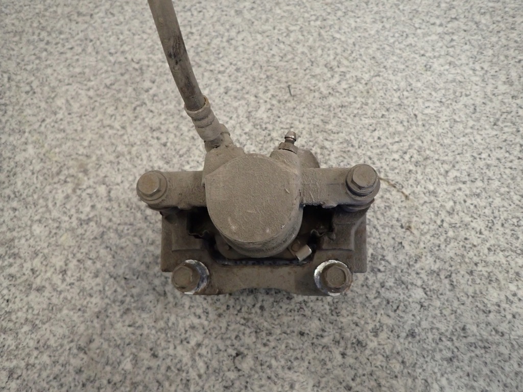 фото №4, Toyota corolla verso 04-07 суппорт задняя правый