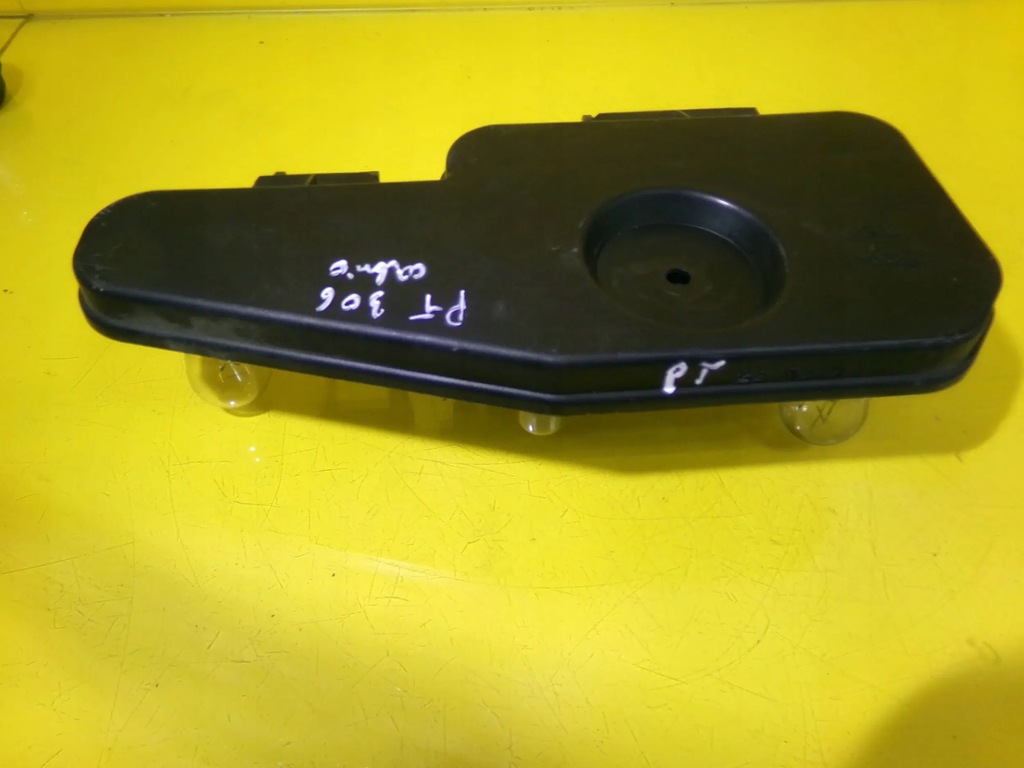 фото №8, Вкладыш лампы задний правый задняя peugeot 306 cabrio nr781