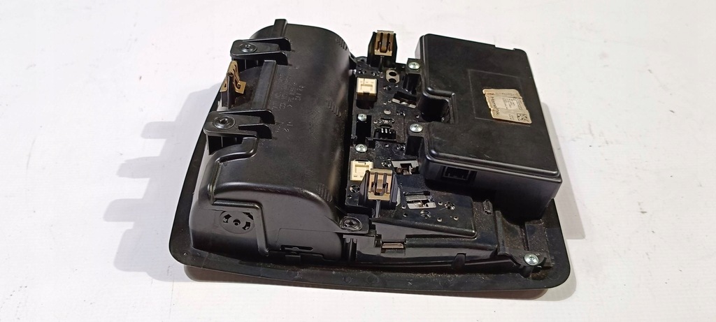 фото №7, Лампа стельовий освітлення салону люк dodge challenger 2015-