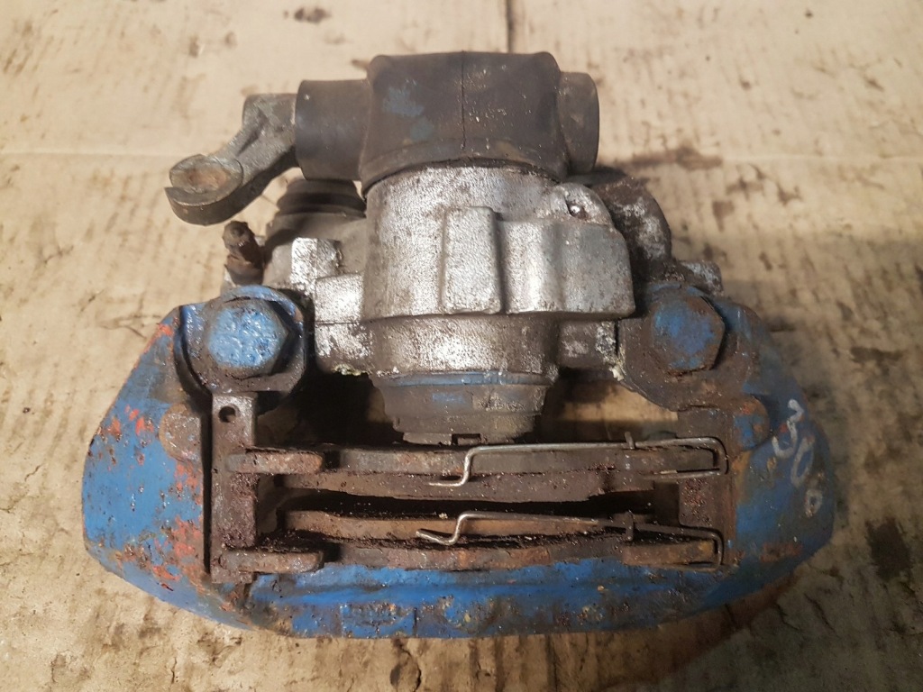 фото №1, Суппорт тормозной правый задняя peugeot 306 2.0 8v