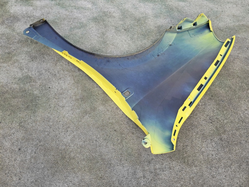 Крило передній ліве / правий перед renault twingo 3 2013- Недорого