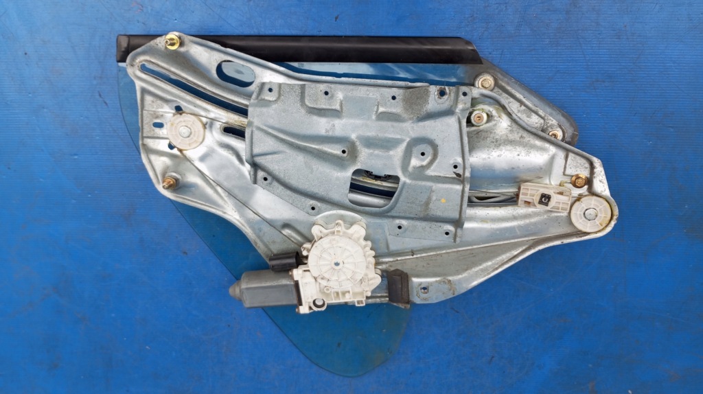 фото №6, Bmw 3 e36 cabrio стекло боковая дверь левый задняя подъемник стекло левый задняя