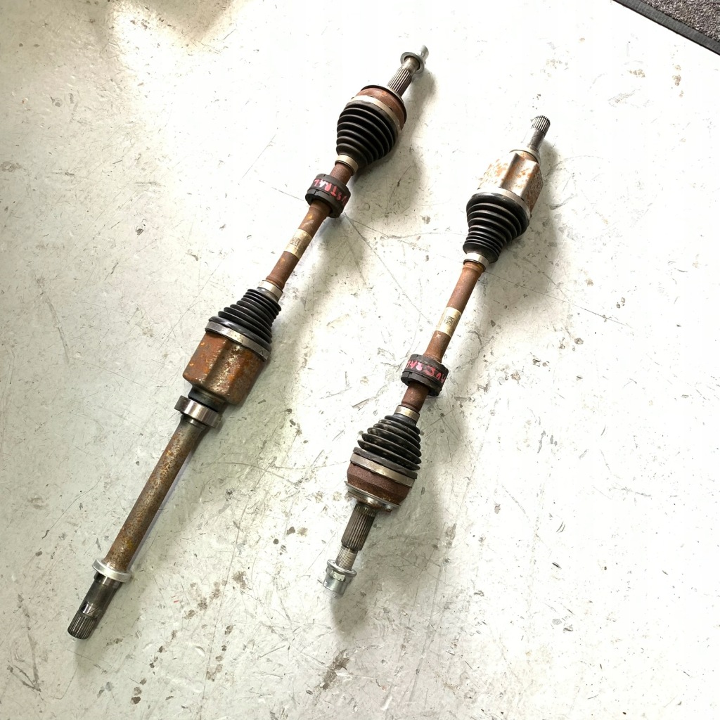 Купити Renault austral 1.2 e-tech привідний вал ліва 391015485r