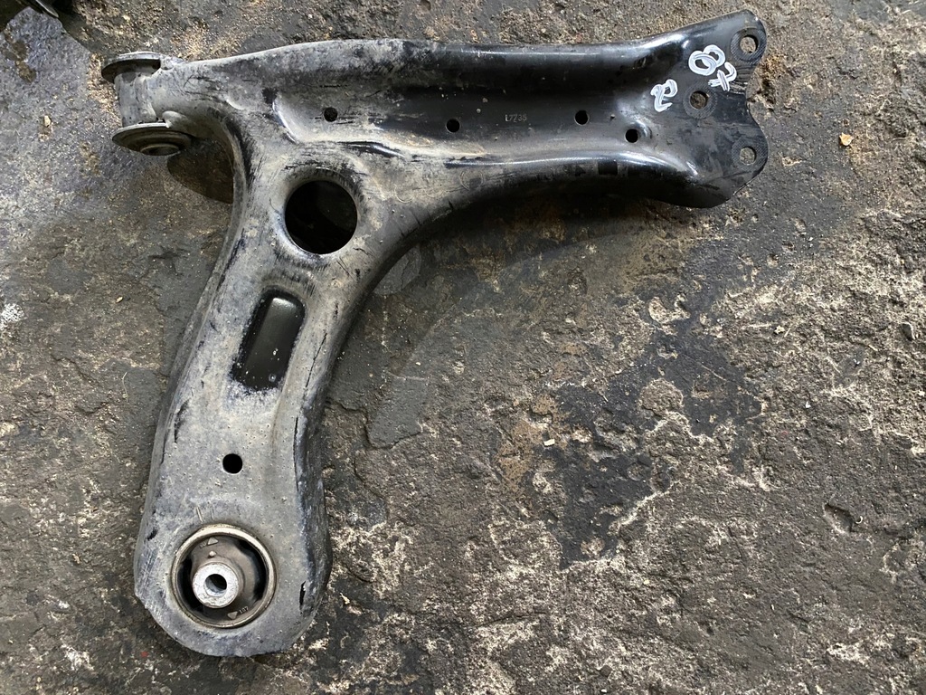 фото №1, 87 skoda rapid важіль передній правий 6r0407152f