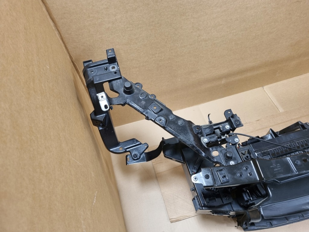 фото №4, Polestar 2 kompletny pas передний радиатор