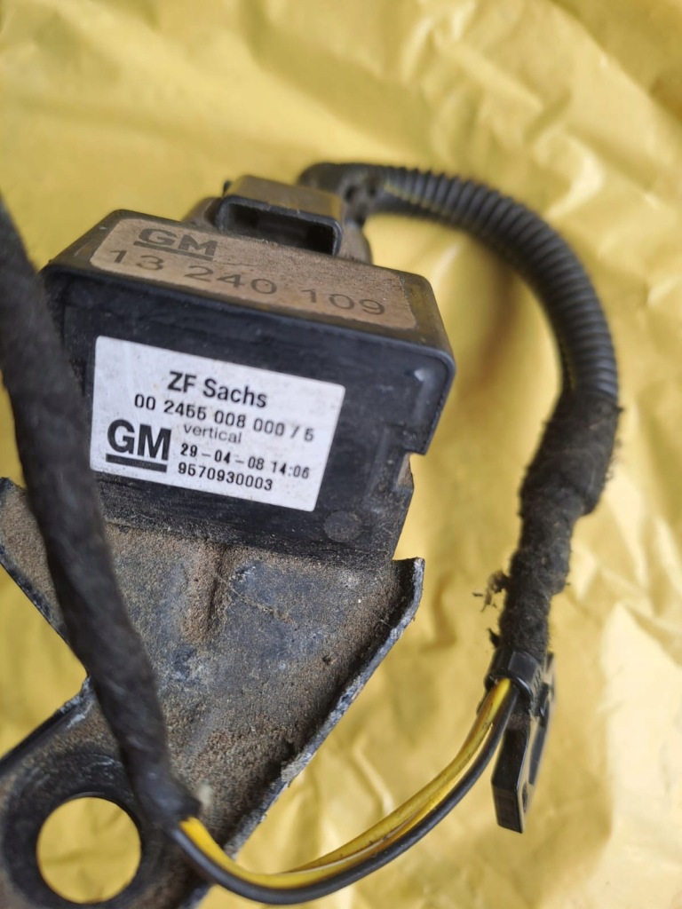 Купити Датчик підвіска ids - cdc flexride / opel insignia a / 13240109 справний