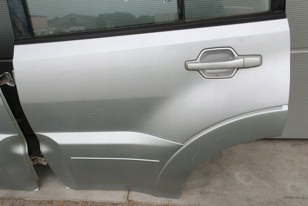 фото №5, Mitsubishi pajero 4 iv 5d 06- дверь p / l задняя