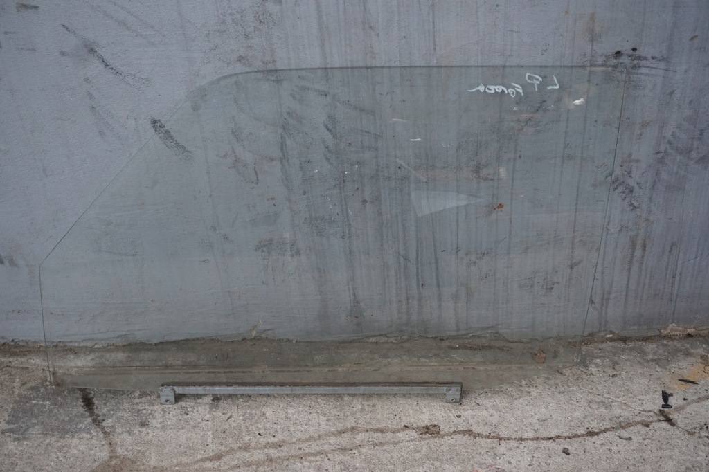 фото №1, Daihatsu feroza скло бічна двері лівий перед