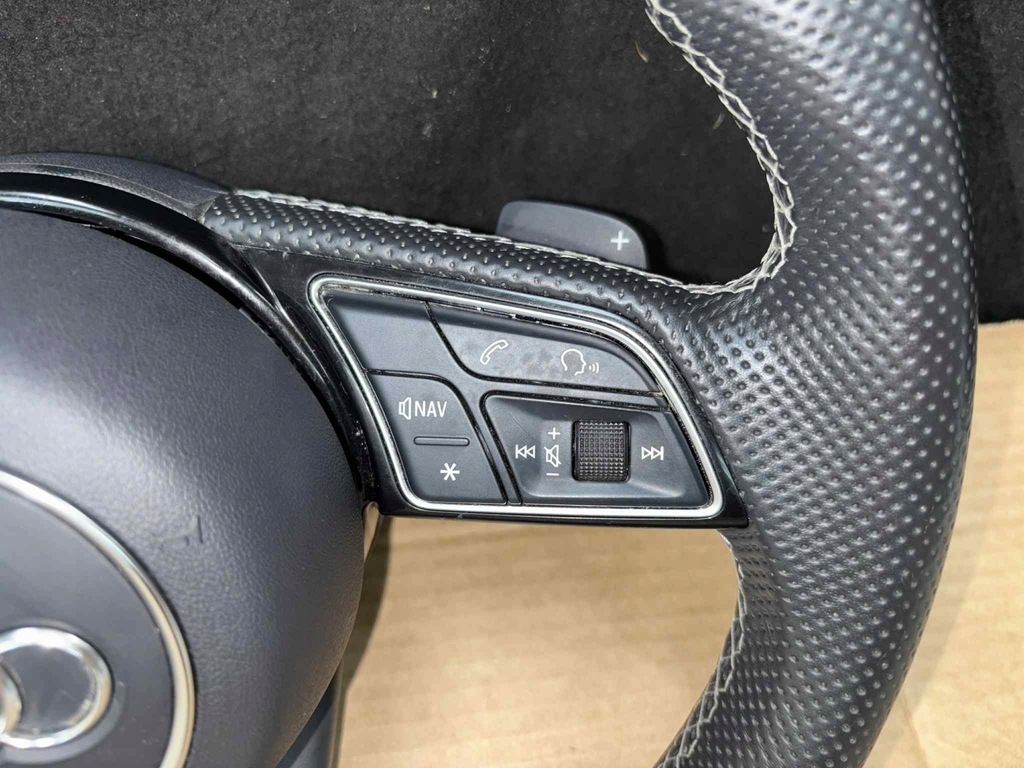 фото №6, Audi q2 s-line воздуховод с лепестки подушка руля jak nowa