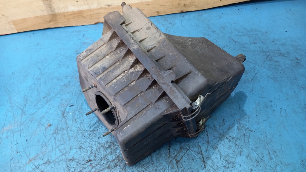 фото №1, Корпус фільтра повітря mazda tribute 2.0b 01r