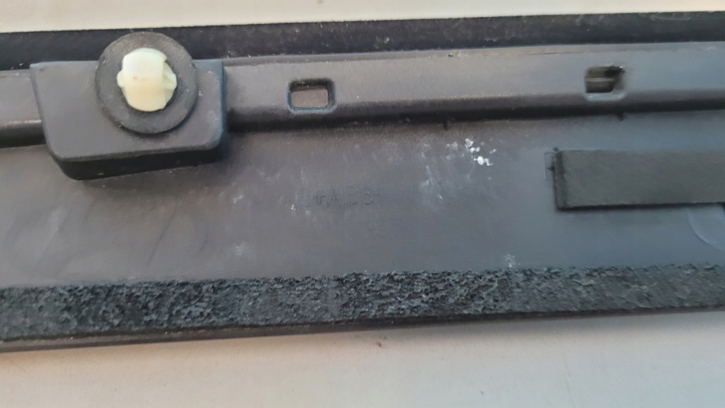 Hyundai i40 kombi 15r молдинг дах панорами ліва Київ