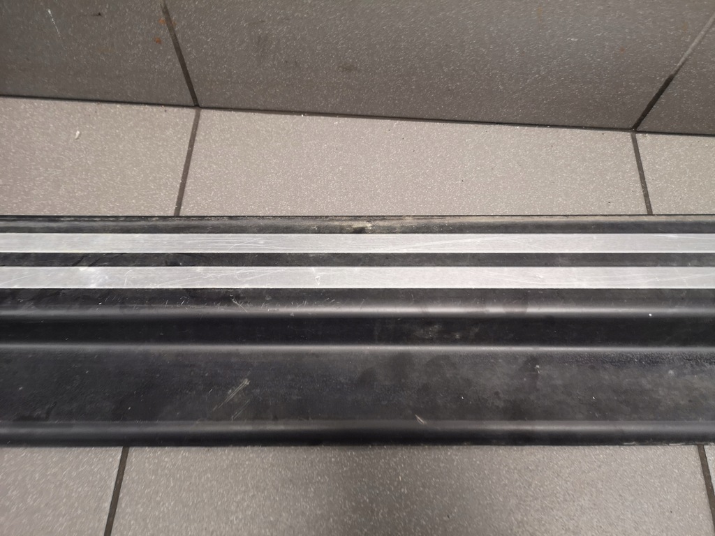 фото №7, Молдинг поріг права audi a4 b6 cabrio 8h0853492