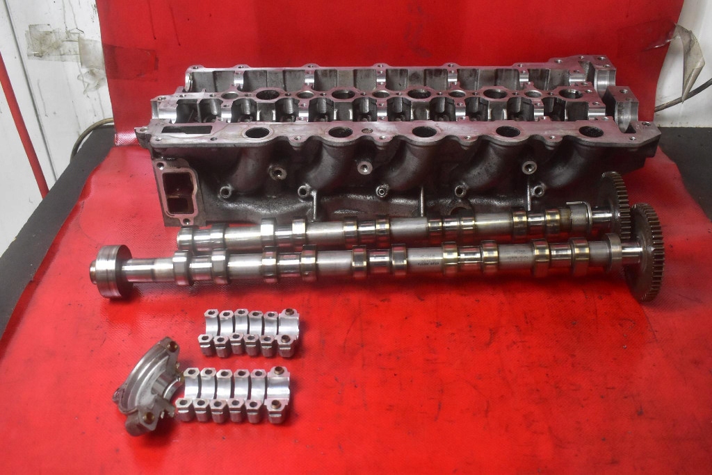 фото №7, Головка двигателя 31104738-002 volvo s60 1 i 2.4 d5 165 km 00-04