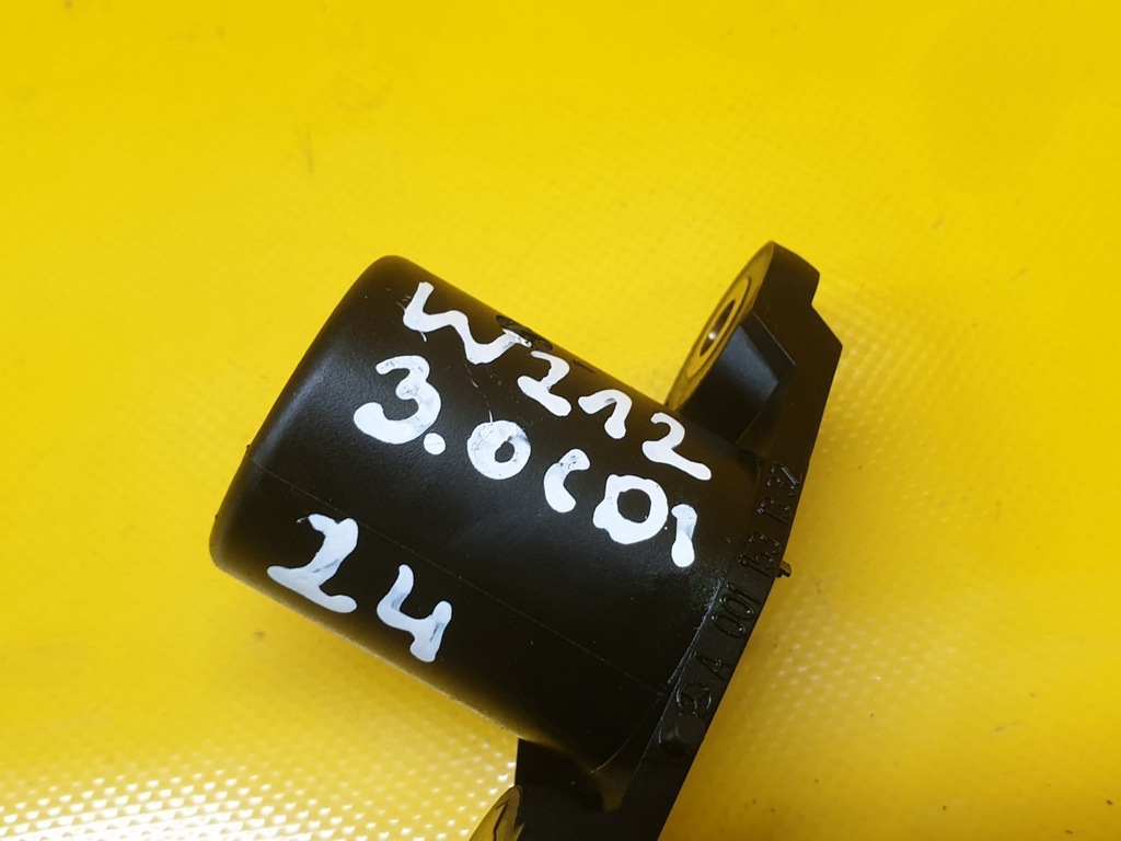 фото №6, Датчик масла w212 w204 gl ml 3.0 cdi a0011531332