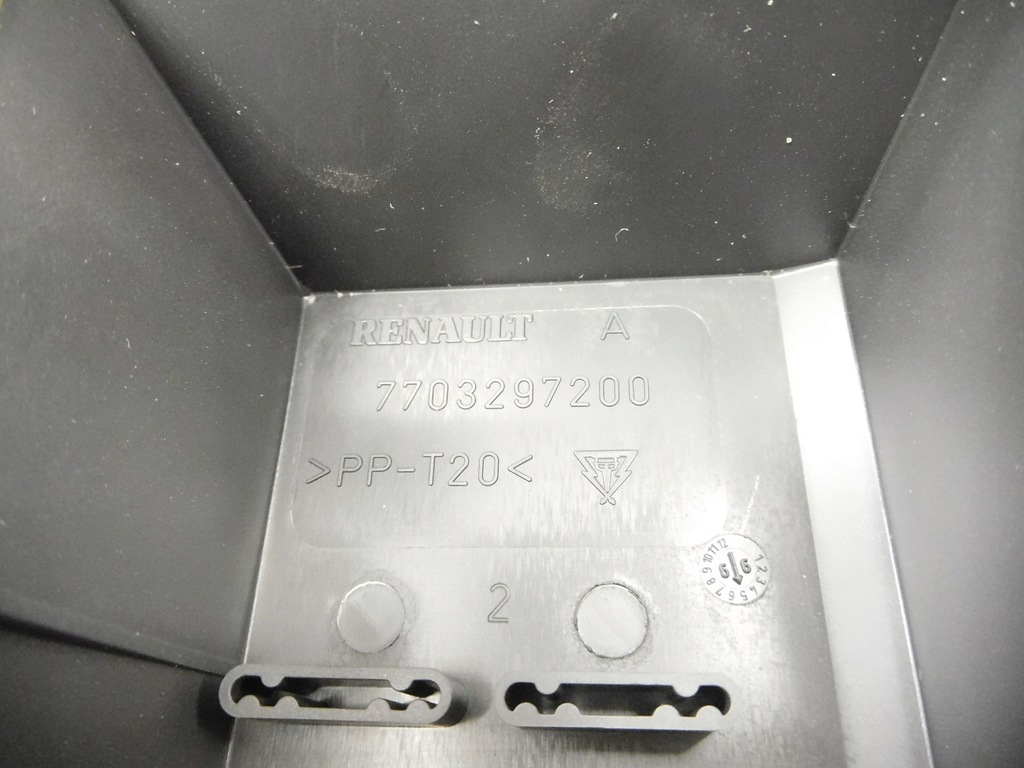 фото №7, Крышка коробка предохранитель. renault twingo 7701468004