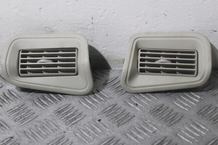 фото №1, Решётка обдув задняя land rover discovery iv