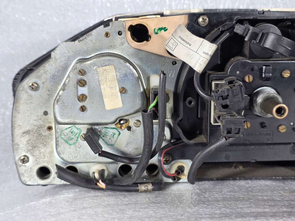 Лічильник прилади mercedes-benz w124 2.0d оригінальний номер 1245433821 Оригінал