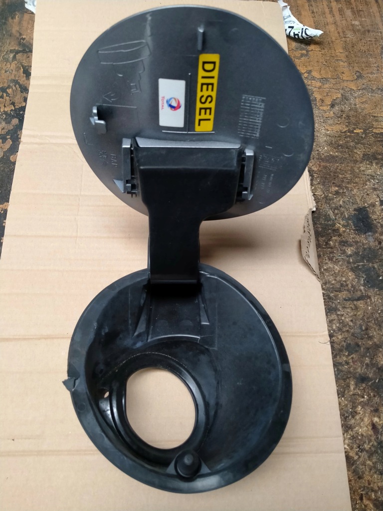 фото №2, Peugeot 2008 крышка заливной топлива