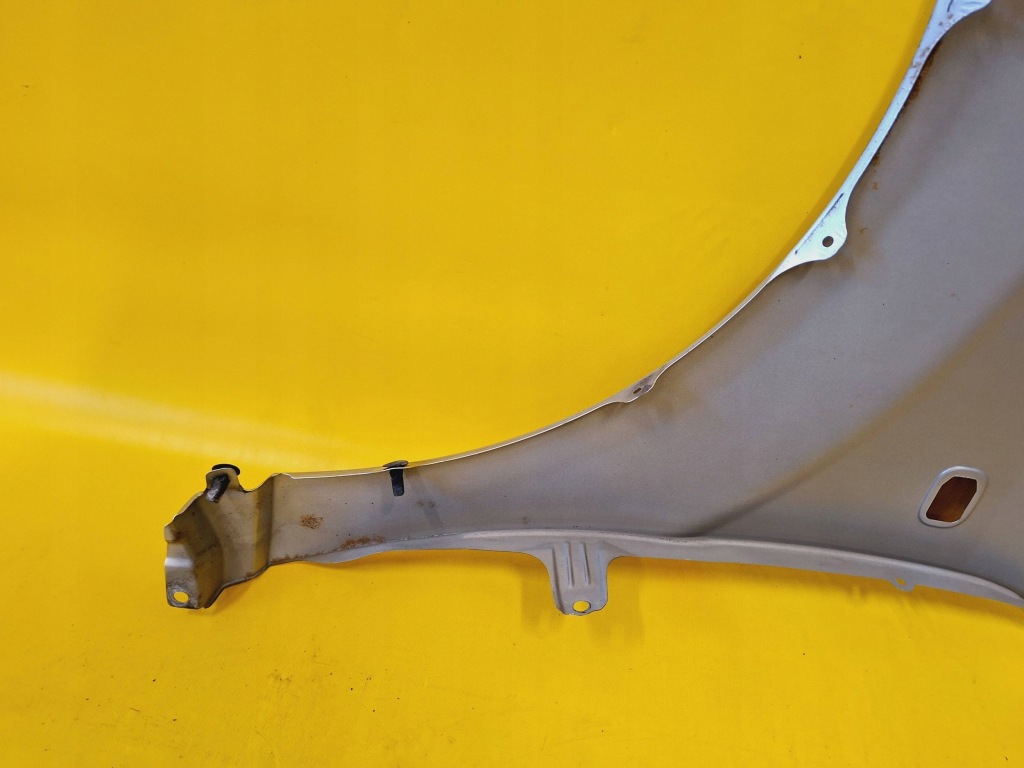 Крыло правый перед передний toyota verso 2 lak: 1c0 nr615 Недорого