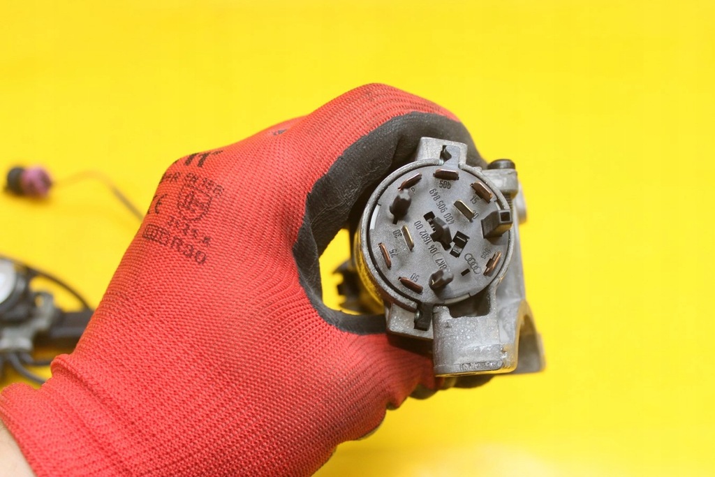 фото №5, Ручка левый перед замок зажигания с ключ a4 b5 fl