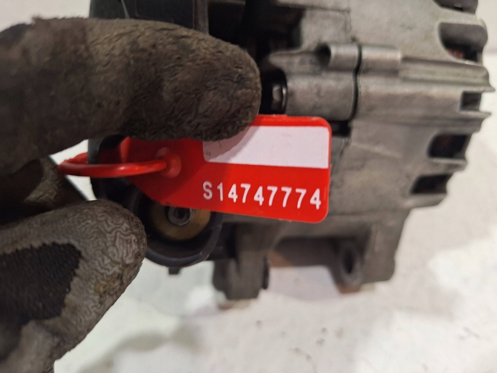 Генератор запуск стоп 2583001a peugeot 208 2008 1.6 ehdi 12- Киев