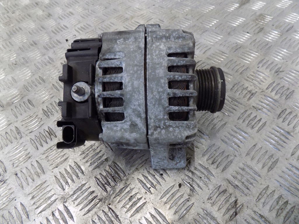 фото №1, Bmw x3 2,0d n47 генератор 180