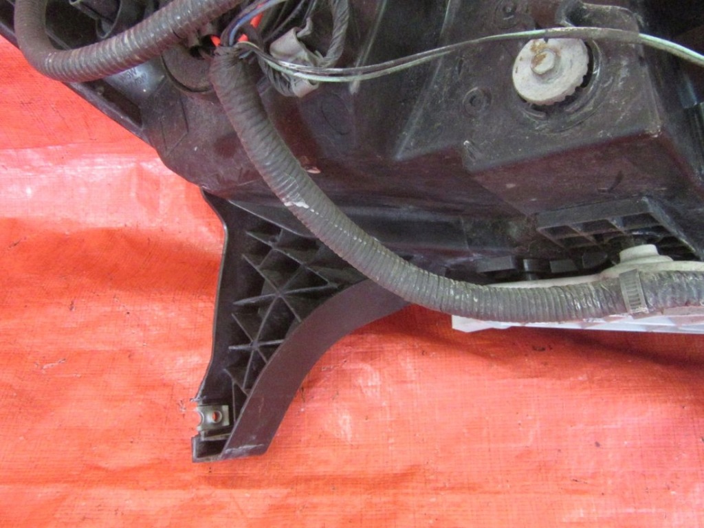 Купить Nissan pathfinder iv r52 2017 фонарь  левая перед