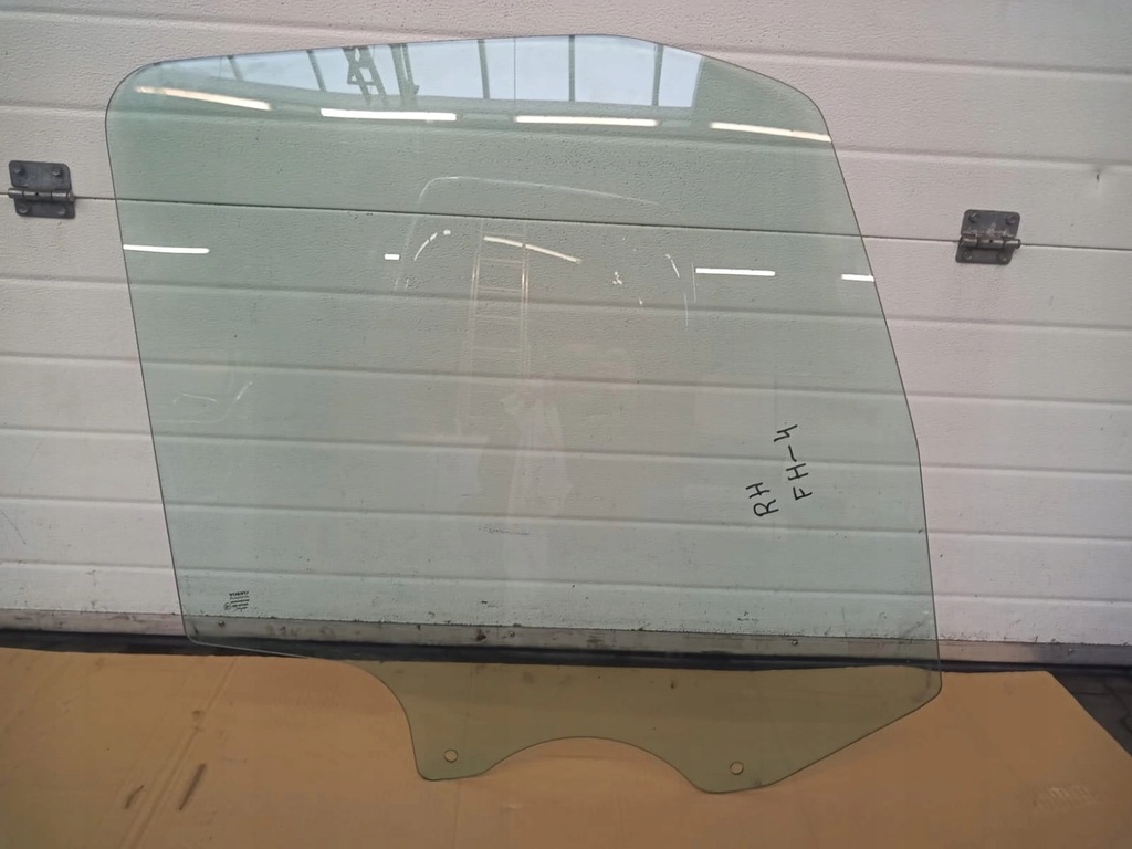 фото №1, Volvo fh4 скло двері права