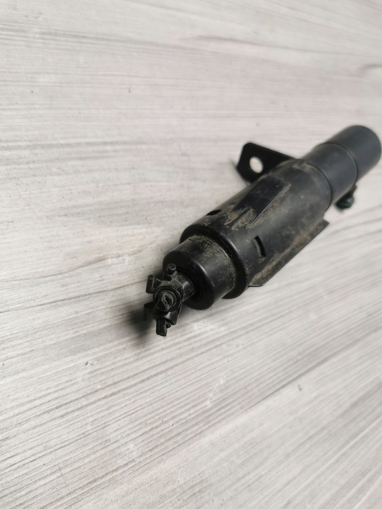 фото №10, Омыватель заглушка насадка правый golf vi 5k0955978