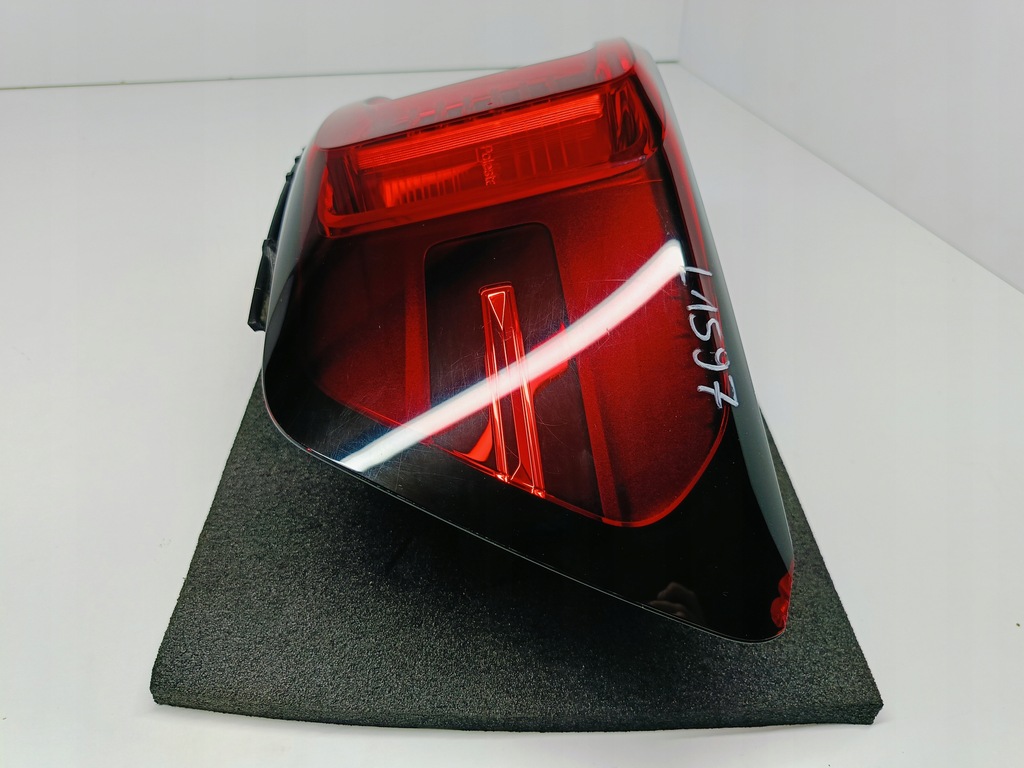 фото №9, Polestar ii 20- лампа права задня правий задня led 31108941