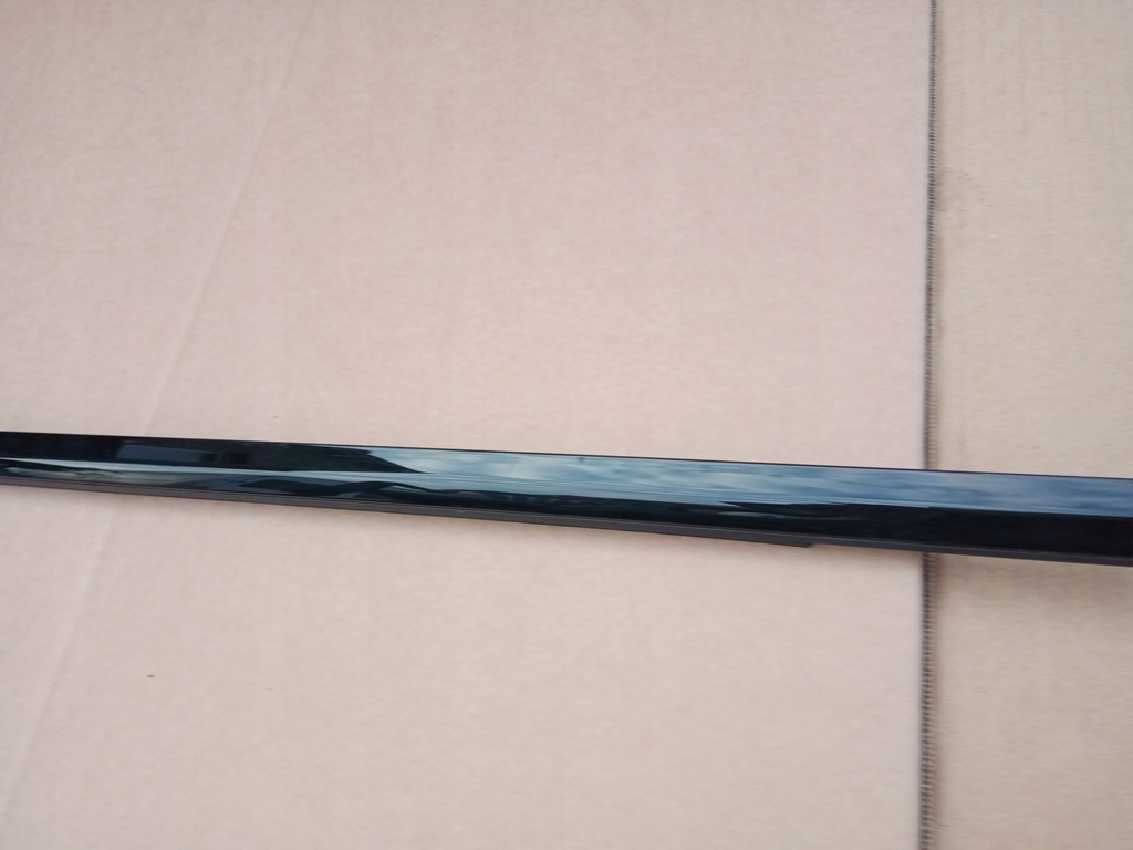 фото №2, Audi a6 c8 молдинг уплотнитель дверь правый перед