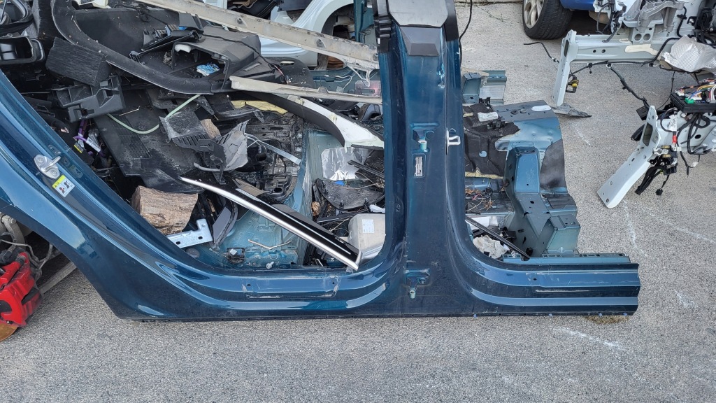 фото №1, Audi q8 sq8 rsq8 4m8 чверть поріг блок двигуна середній b лівий правий