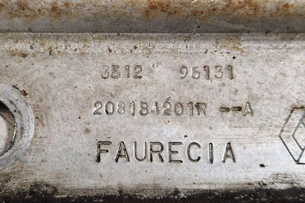 фото №7, Кронштейн выхлоп renault grand scénic iii jz0/1_ 208184201r 1.6l дизель