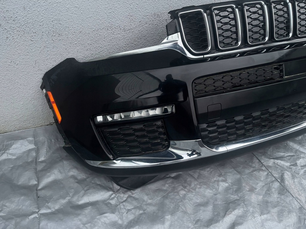Jeep grand cherokee wl бампер передній комплектний  2022- Зі Шроту