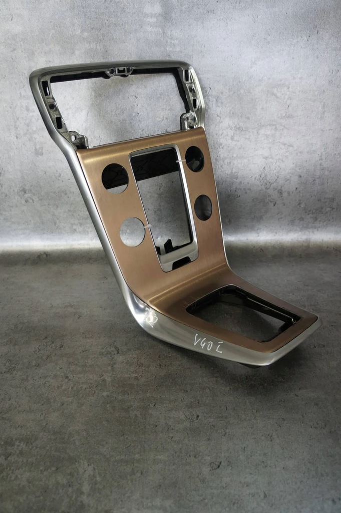 фото №4, Рамка панель обдув радио volvo v40 ii dekor корпус радио