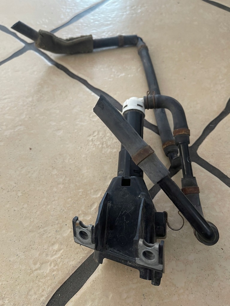 фото №1, Toyota rav4 05-08 омыватель лампы правый 78504