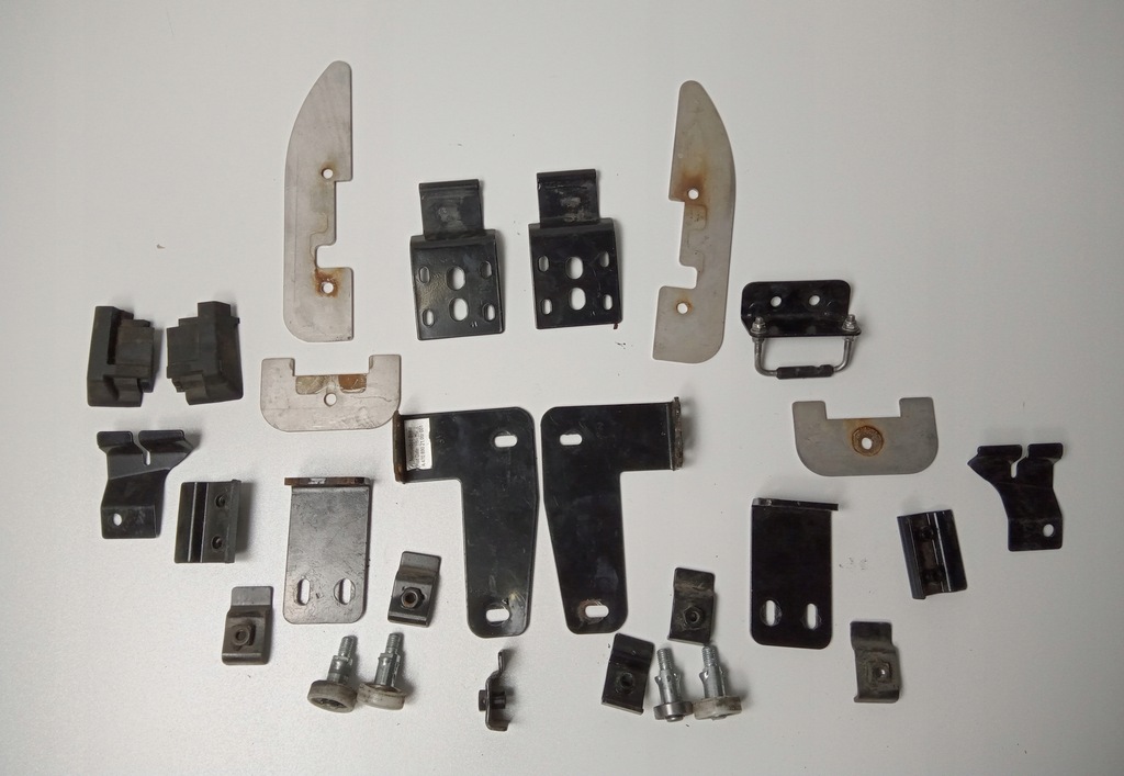 фото №16, Елементи кріпильні декоративні кришки кузов mercedes x470 w470