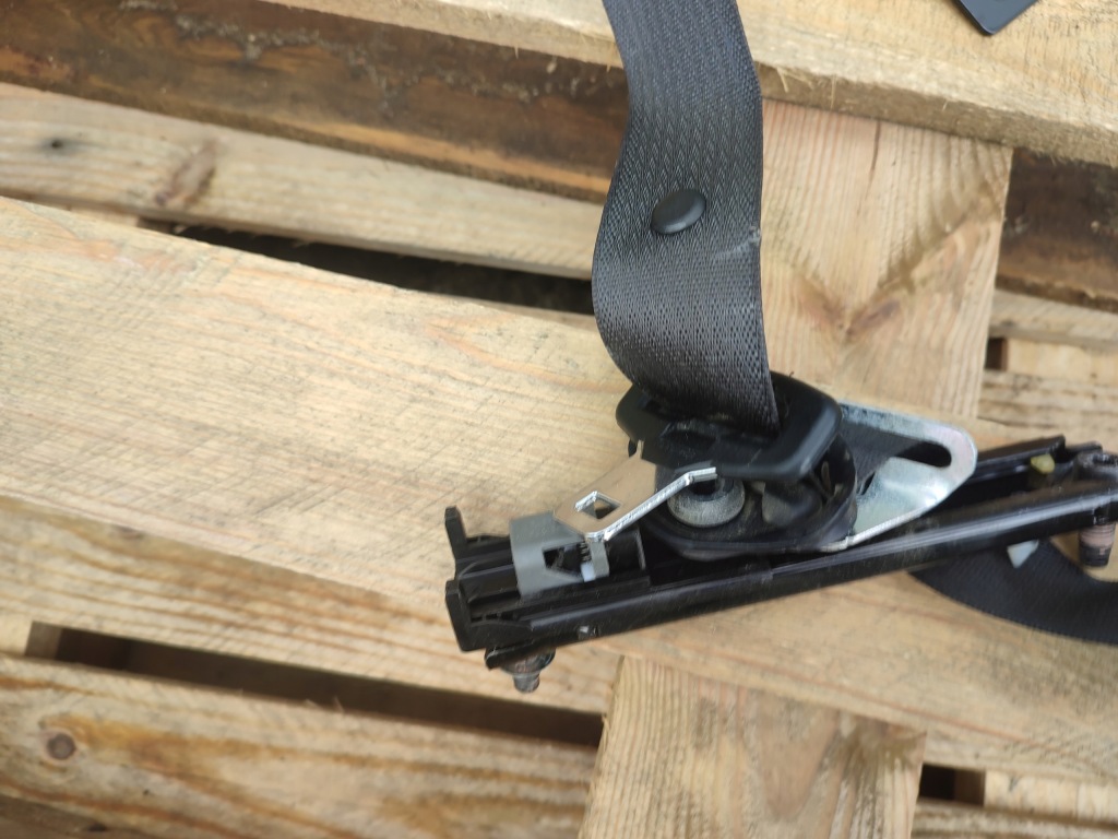 Opel meriva b ремень безопасности левый передний перед 13250509 13305707 Недорого