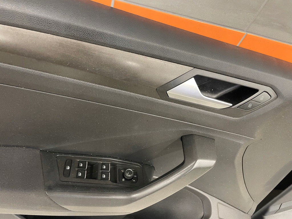 фото №4, Обшивка обивка дверь левый правый перед vw t-roc 2ga материал