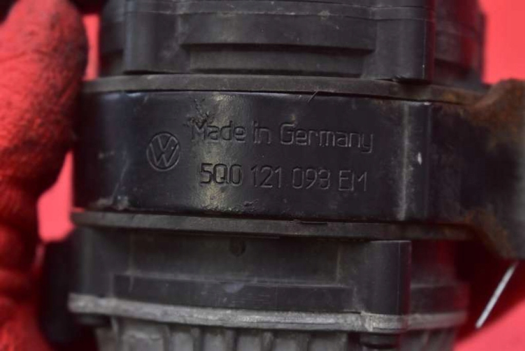 фото №7, Помпа насос циркуляція wody 04l965567a skoda rapid 1.0 tsi 110 km 17-19