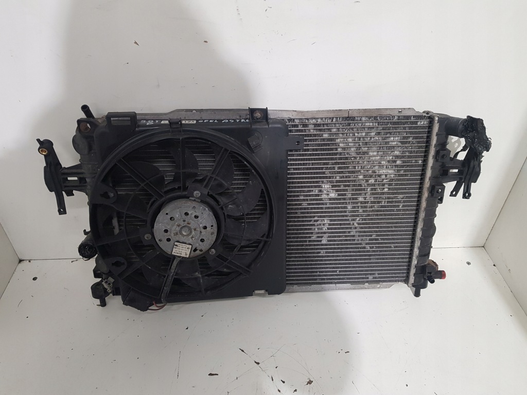 Радиатор воды astra h zafira b 2.0t eur 13129047 в Украине