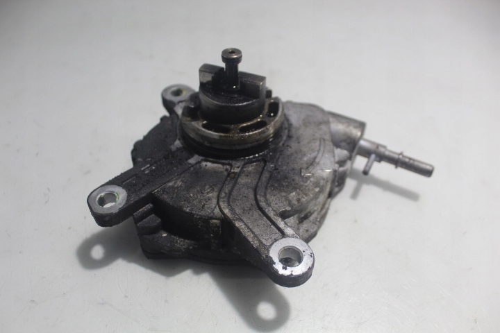 фото №1, Насос вакуум toyota corolla verso e120 2.2d4d
