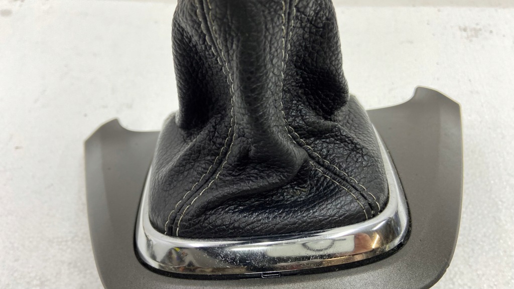 Чохол рамка передач honda cr-v crv 3 3 2006-2012r в Україні