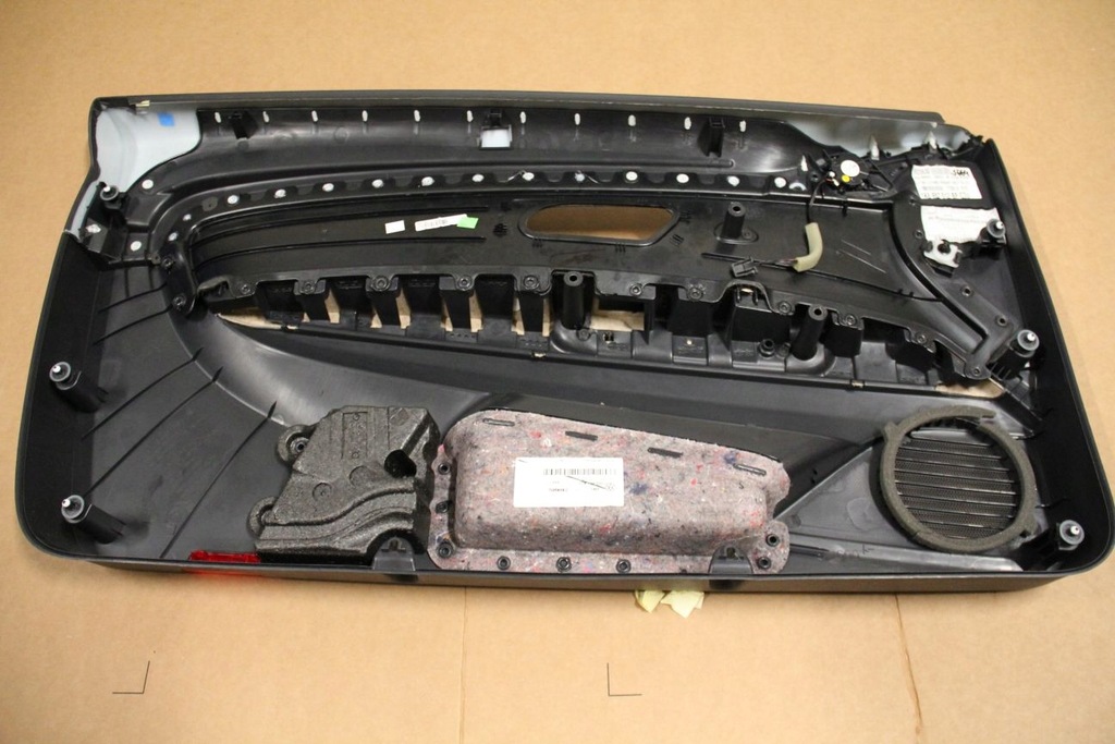 фото №4, Обивка дверь правое vw scirocco 1k8867012bp