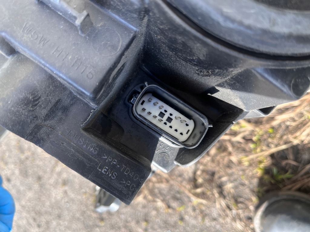 Купити 92 ford kuga mk2 рестайлінг  фара ксенон лівий led