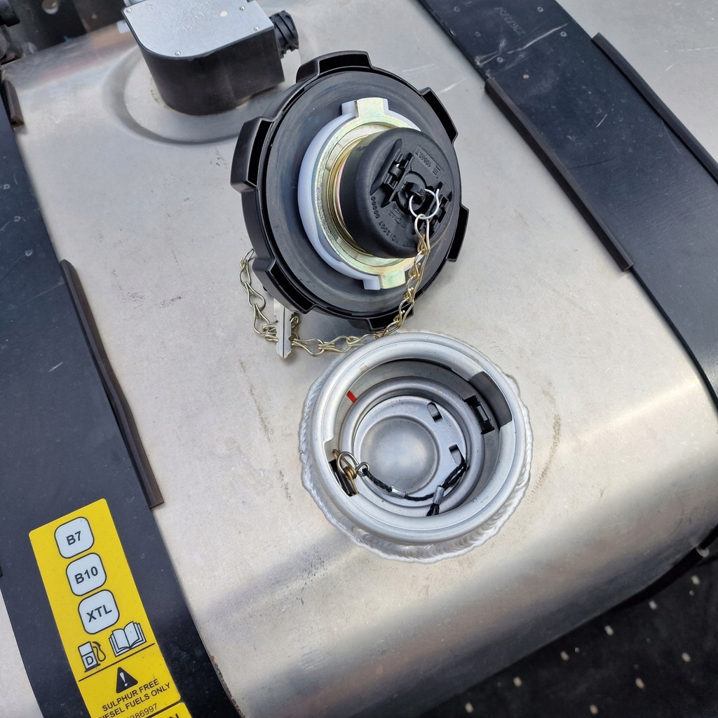 фото №12, Volvo fh renault бак топлива 255l 21516469