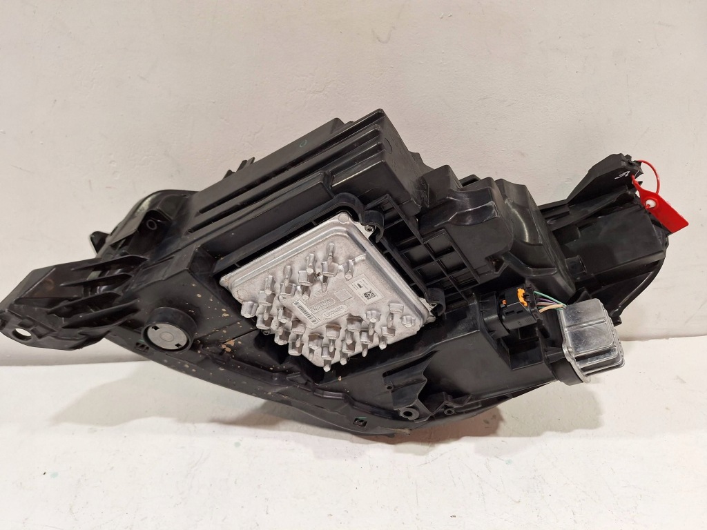 Лампа перед правая intell ilux 39162659 opel corsa f 19- Киев